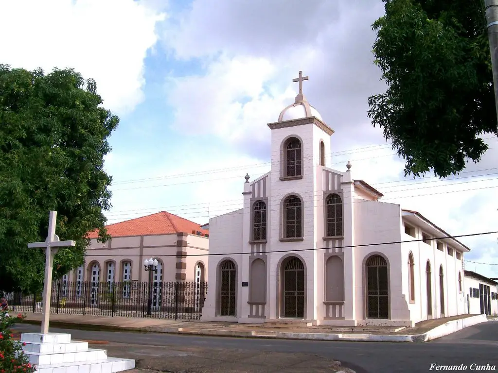 IGREJA SÃO FÉLIX DE VALOIS E BIBLIOTECA PÚBLICA MUNICIPAL ORLANDO LIMA  LÔBO. | Mapio.net