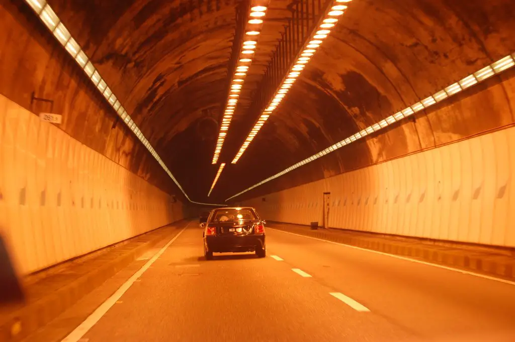 Menora tunnel