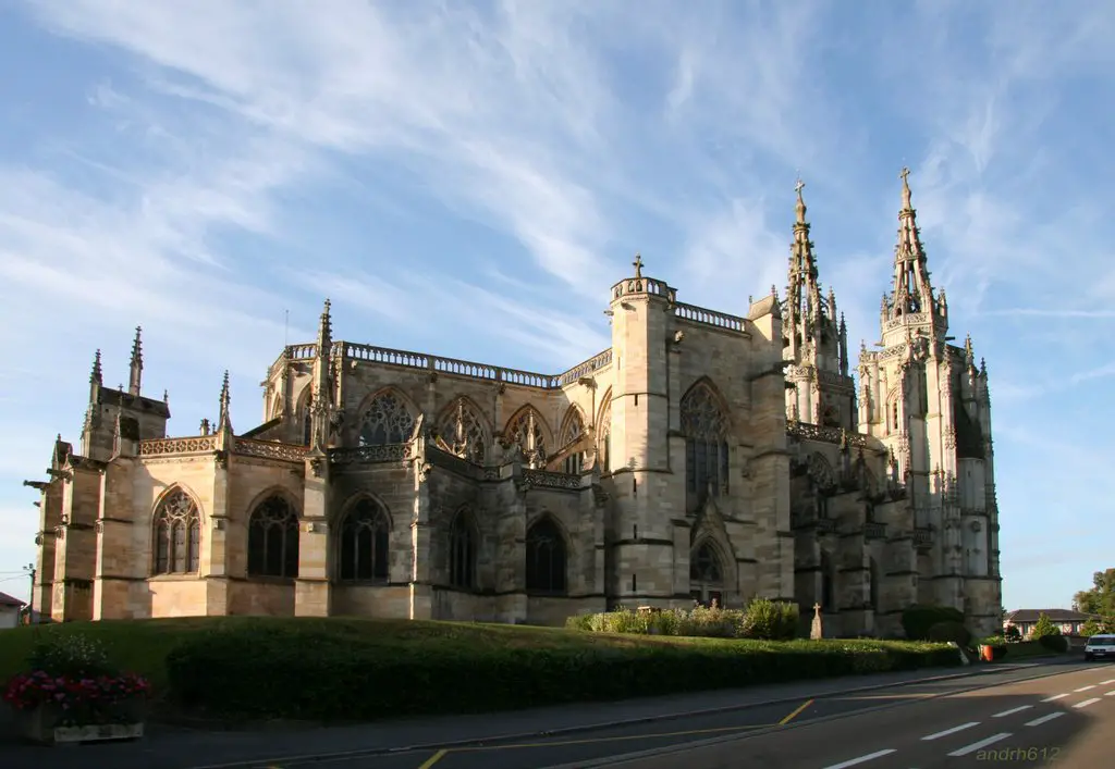  Basilique Notre-Dame de L'Epine