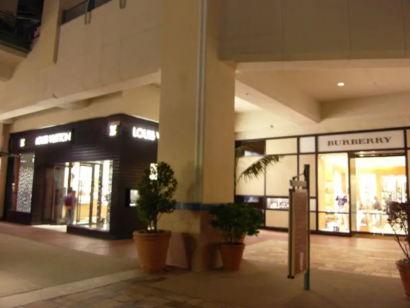 fashion valley burberry