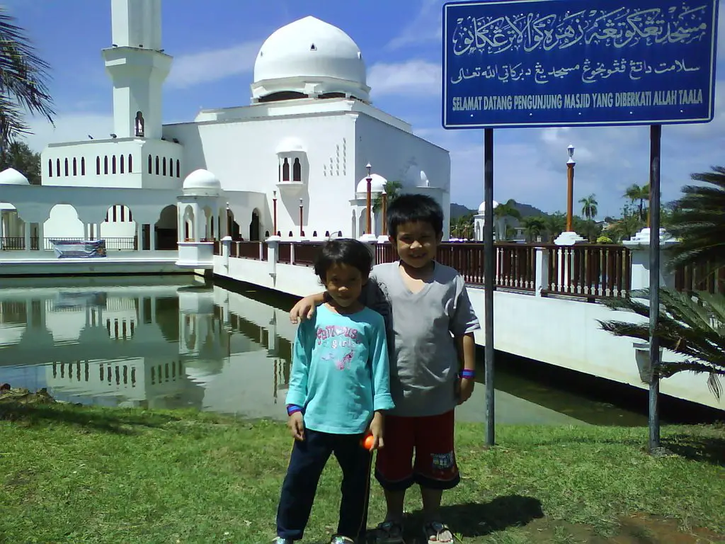 Masjid terapung terengganu