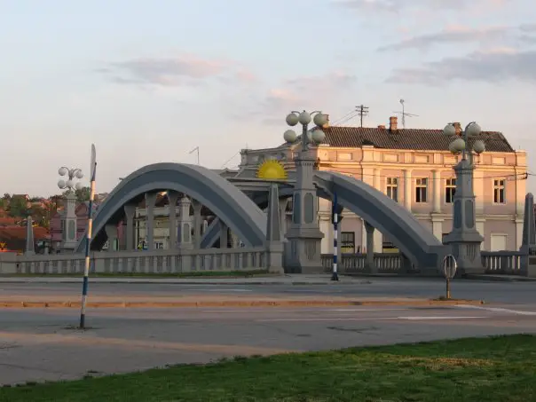 my old bridge- fontana i kafana sarajevo
