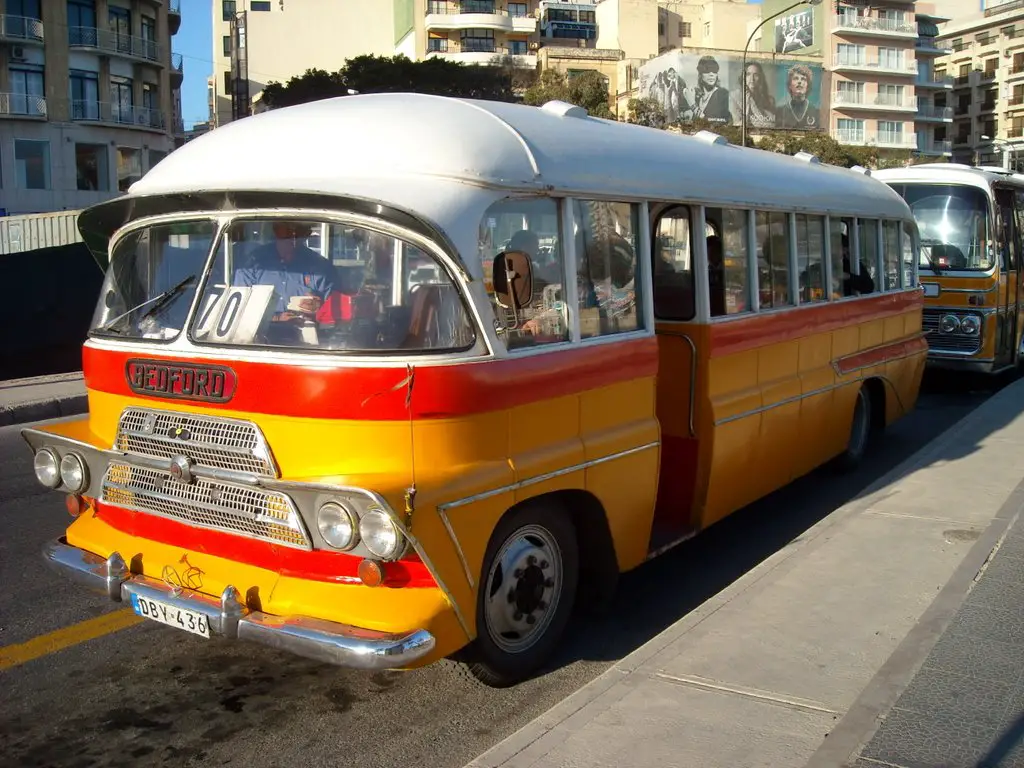 Autobus maltés, Malta