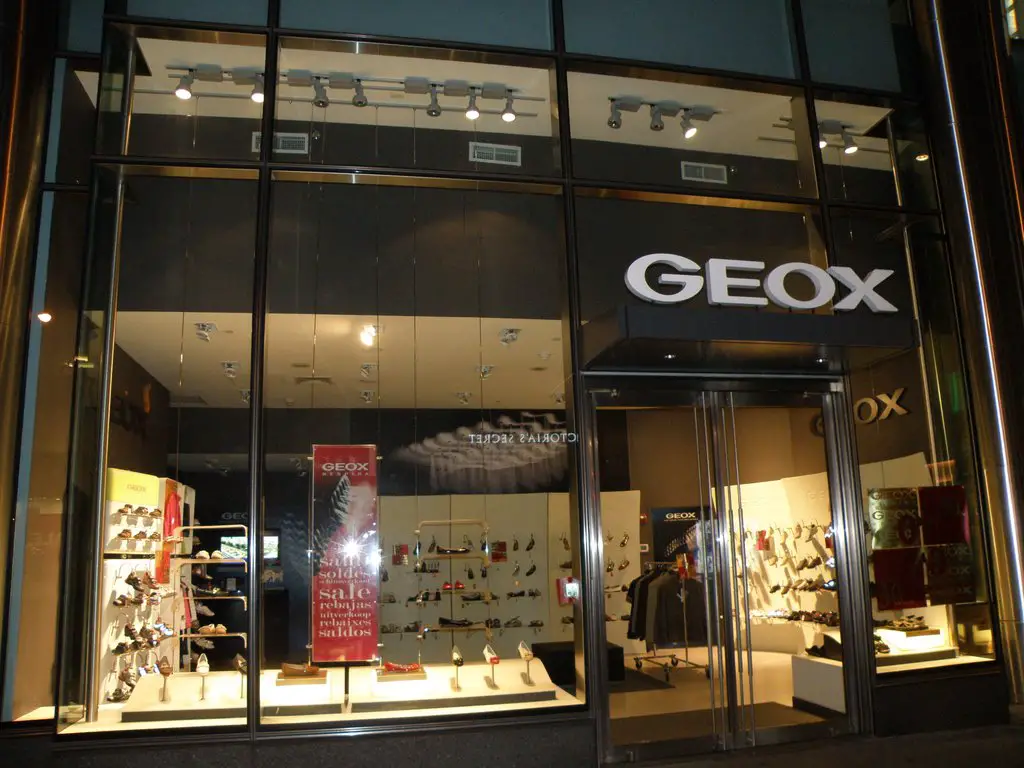 Reactor Gran engaño Desigualdad The Geox Store In New York City. | Mapio.net