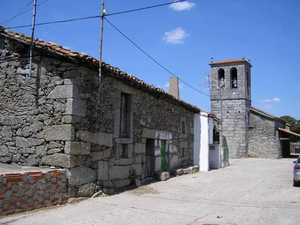 Iglesia de Pinedas