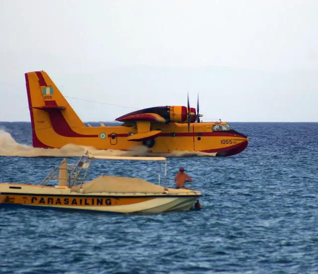 Fireplane, Halkidiki 2006 (www.phos-graphis.com)