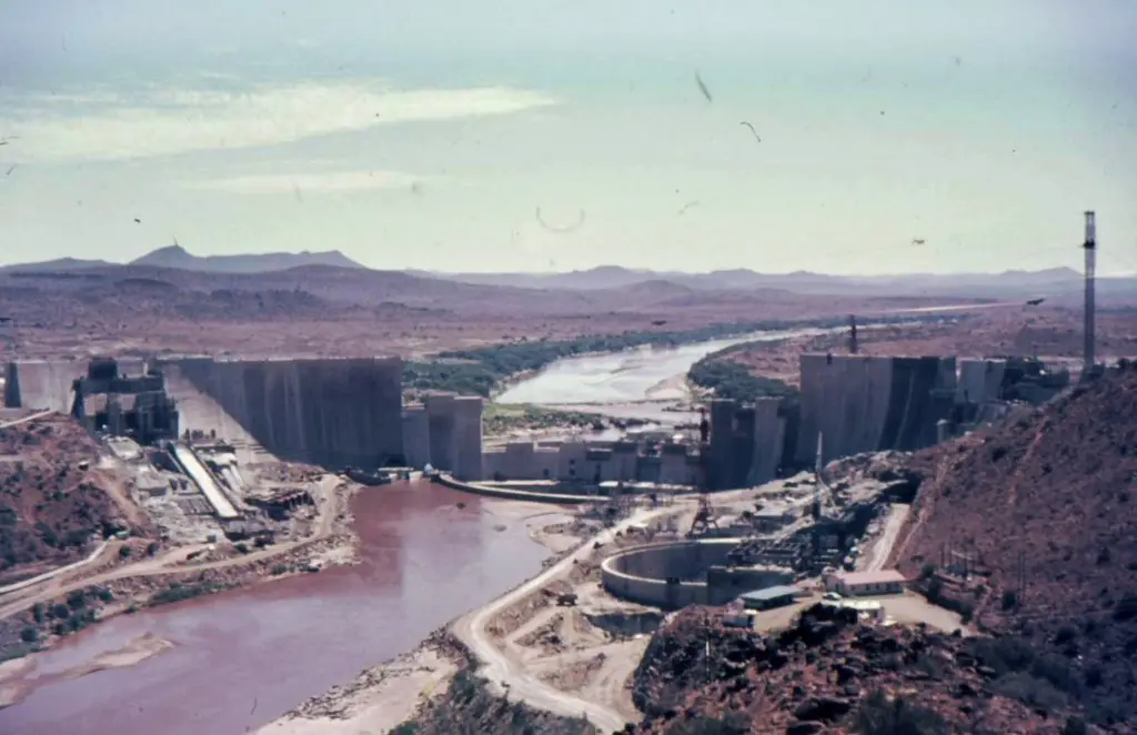 Hendrik Verwoerd Dam - Construction 1969 | Mapio.net