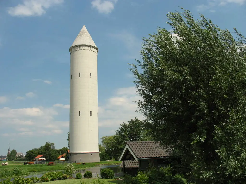 *Watertoren De Meije, ook wel genoemd: Pietje Potlood..