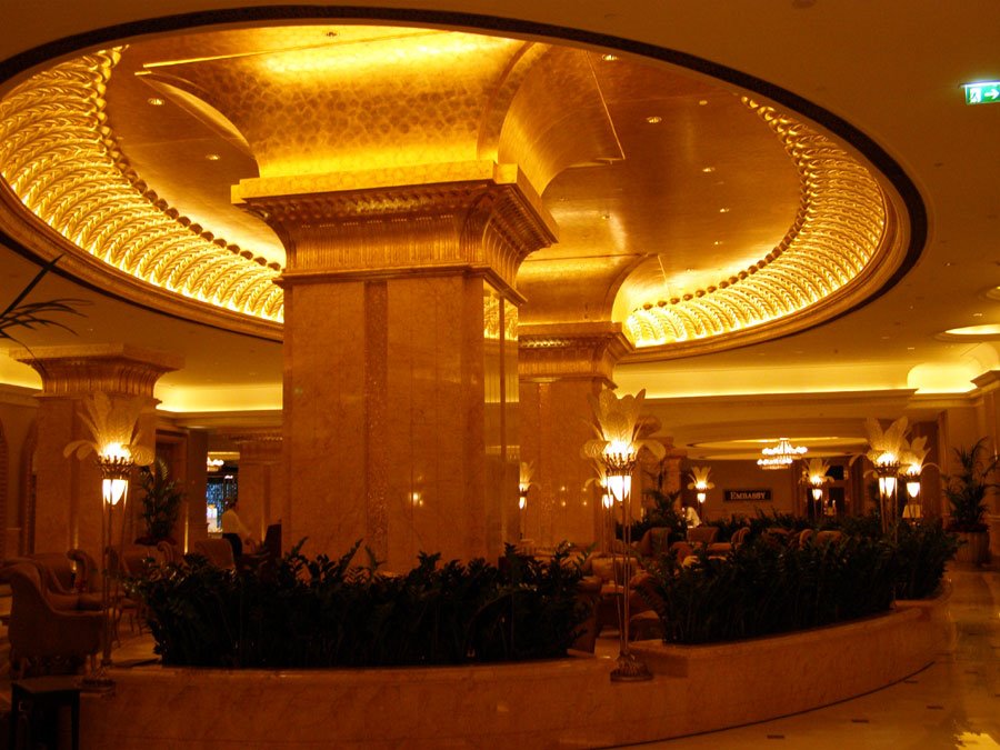 Interior View Of Emirates Palace Hotel Abu Dhabi Mapio Net