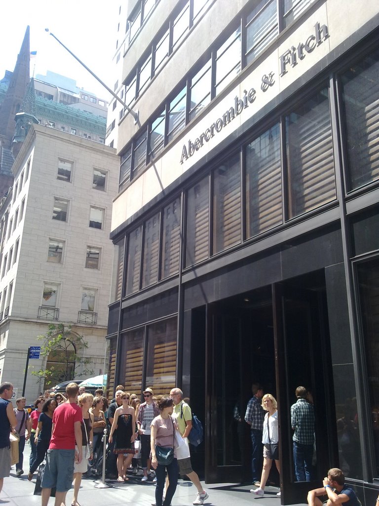 abercrombie 5th ave opening hours