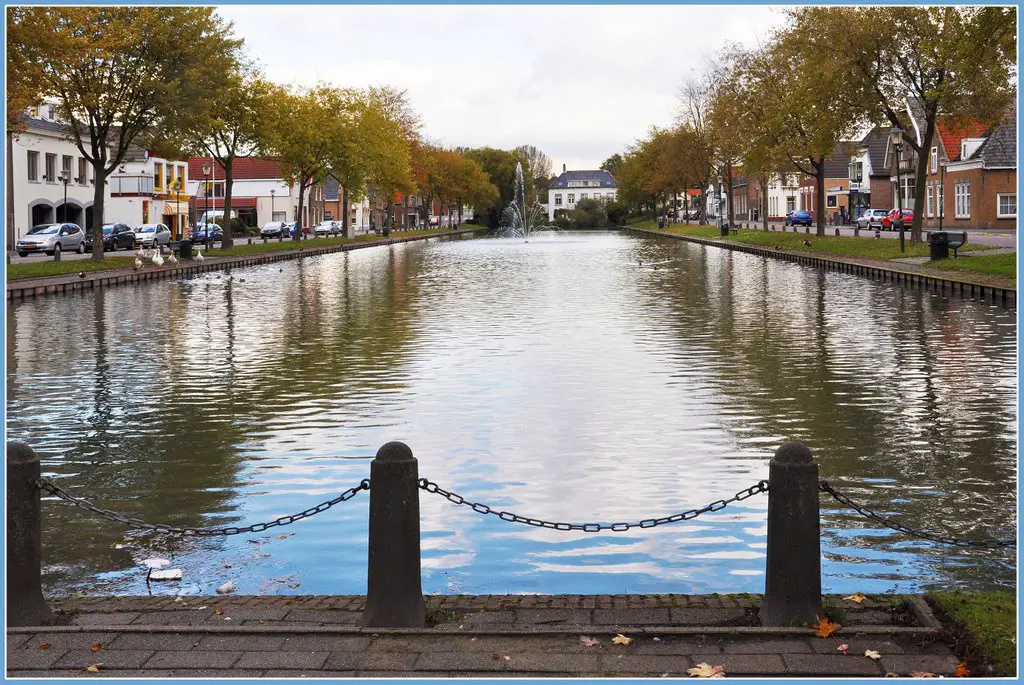 's-Gravendeel  - Canal between the Zuid- and Noord Voorstraat 