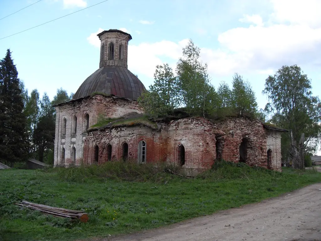 Разрушенная церковь