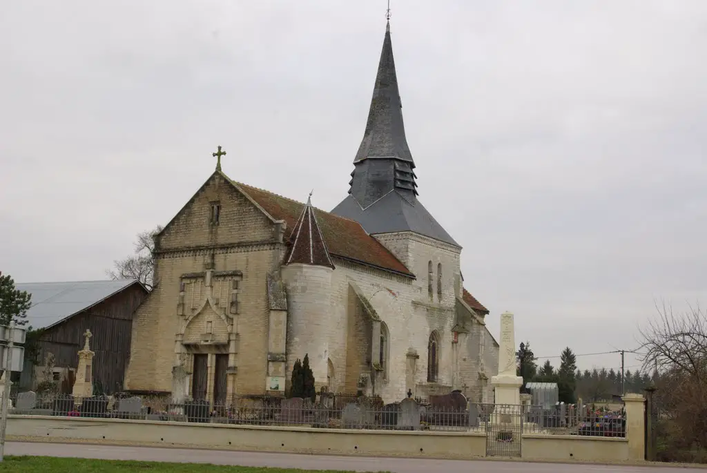 Vinets : Église Saint-Menge