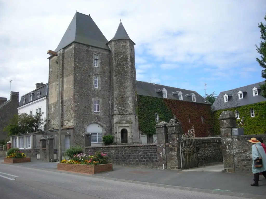 château de la Haye du puits - restes