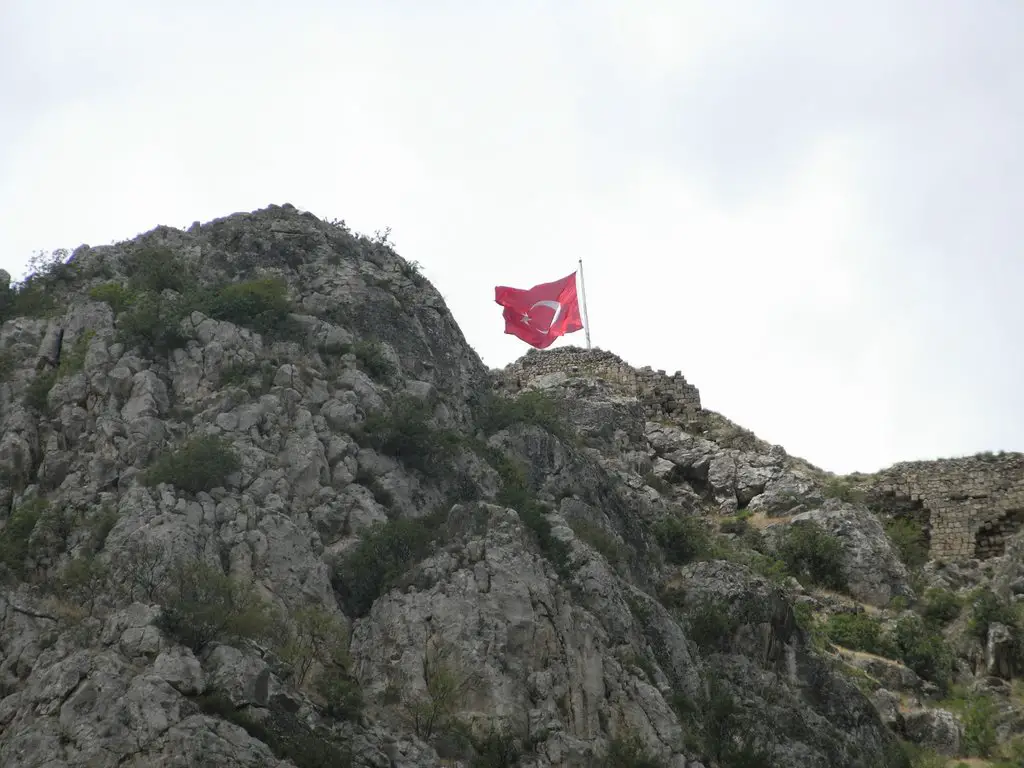 Kaleden Şerefli Bayrağımız (Turkish National Flag)