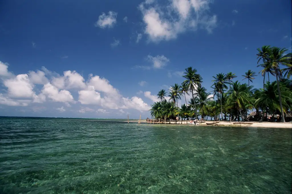 Clear water Palms and blue sky, San Blas