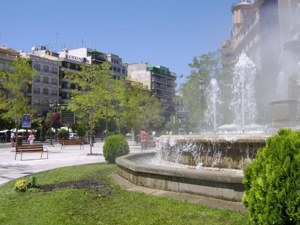 Fountain (Fuente de las Batallas) - Granada City Centre