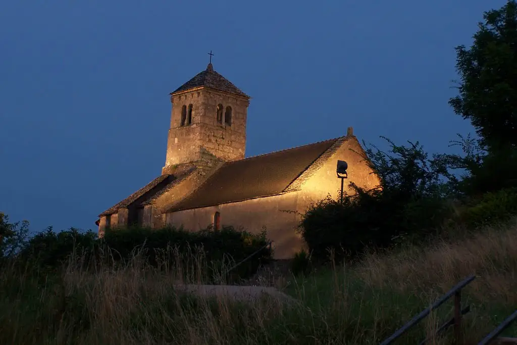 Kirche von St. Quentin am Abend
