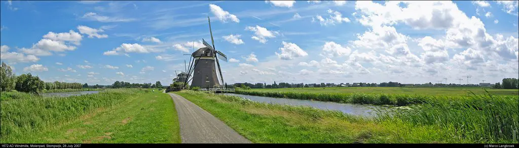 17th century windmills, molenpad, Stompwijk, the Netherlands (panorama)