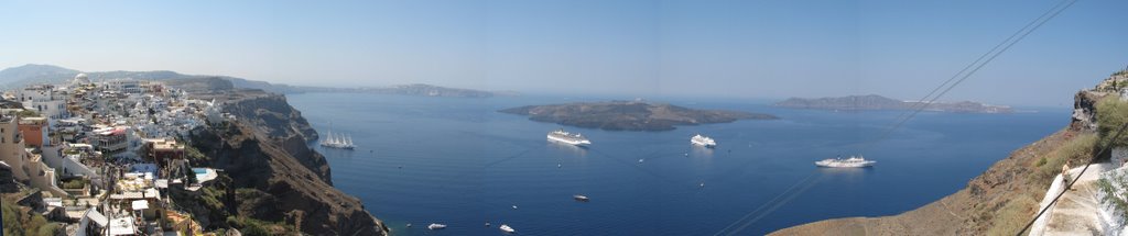 Santorini: view of Caldera from Phira