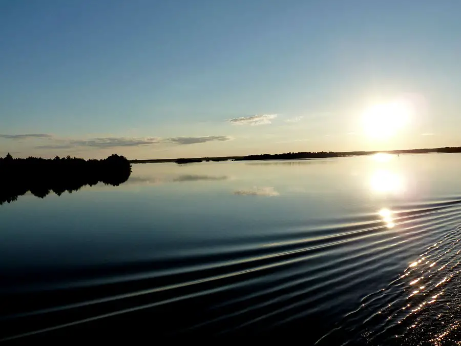 Закат близ озера Белого