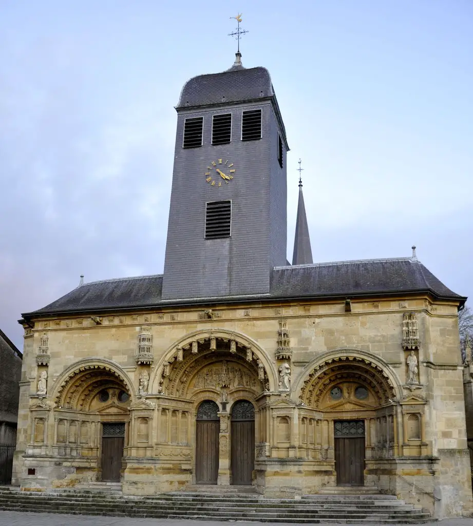 Vouziers 08 400 - Eglise Saint Maurille
