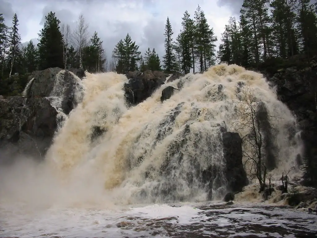 Hepokongas-waterfall during flood in spring