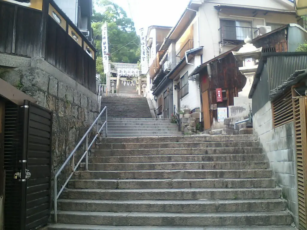 御袖天満宮 尾道市 長江 参道石段 かみちゅ 来福神社の石段 境内モデル Mapio Net