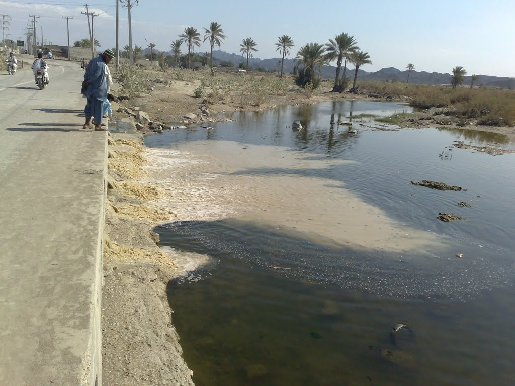 پیوستن سیل با آب راکد..رودخانه پیشین | Mapio.net