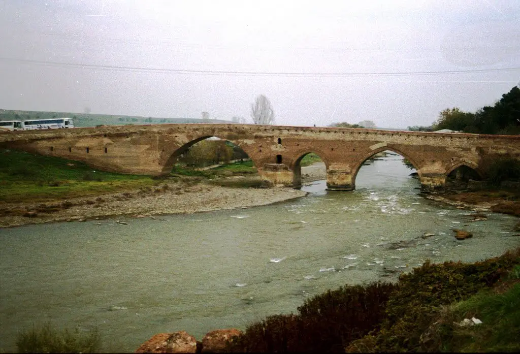 Gürcistan-Azerbaycan ara bölge(Kırmızı Köprü)
