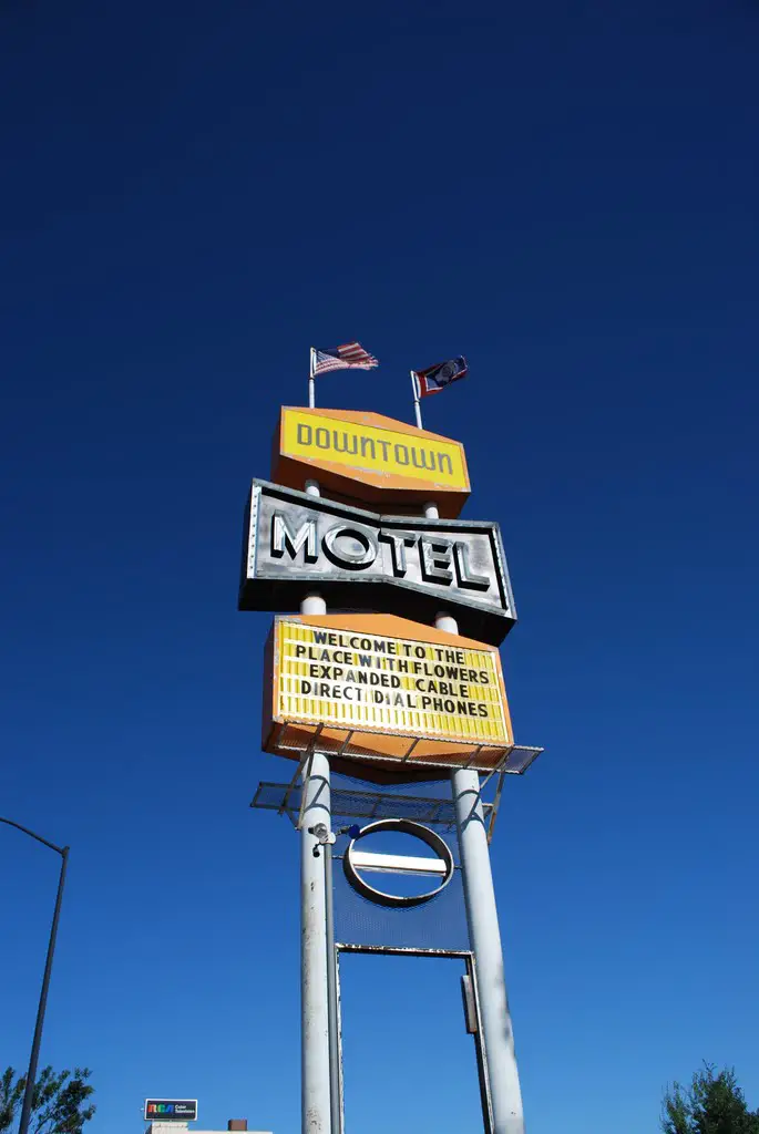 downtown motel sign