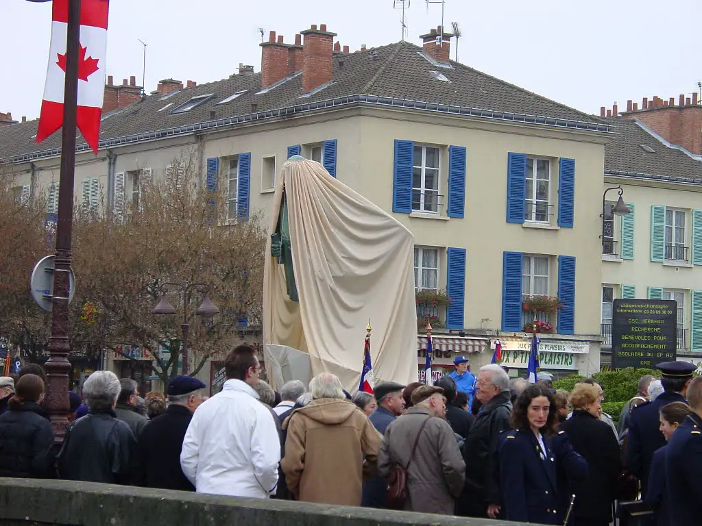Châlons-en-Champagne : inauguration de la statue de Jean Talon