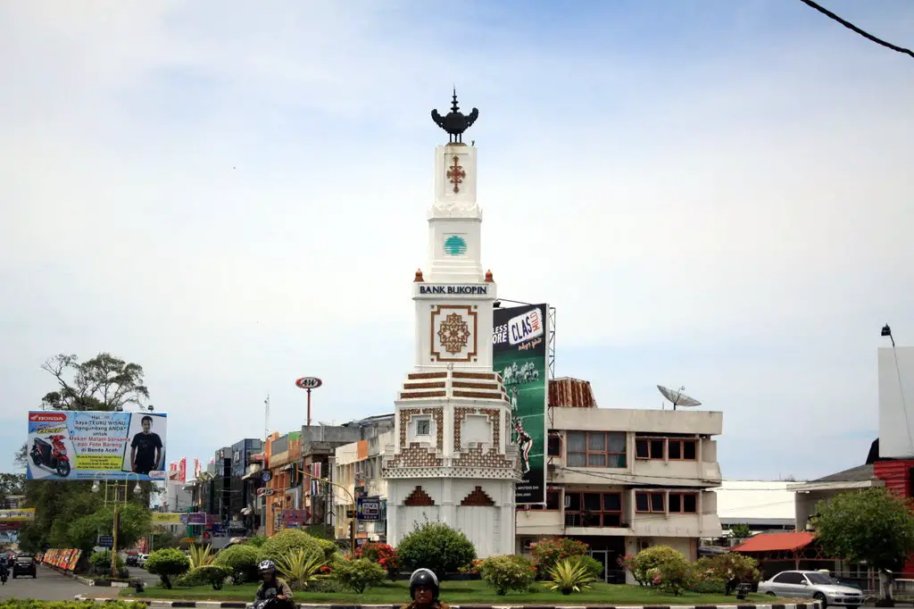 Banda Aceh Tugu Simpang Lima Monument Intersection Of Five Mapio Net