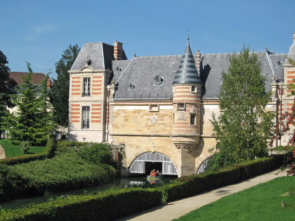 Châlons-en-Champagne : petit jard, ancien Château du Marché