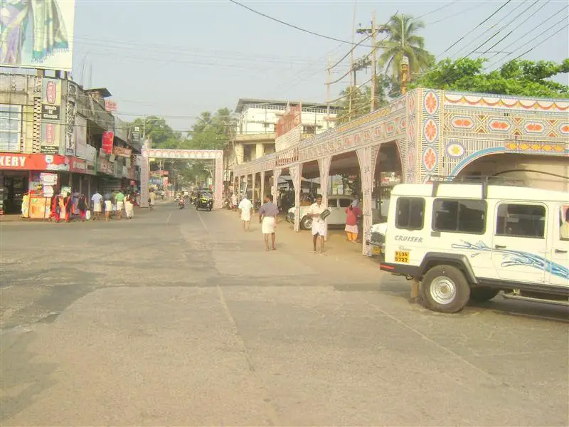 Chavakkad Road, West Nada Jn, Guruvayur