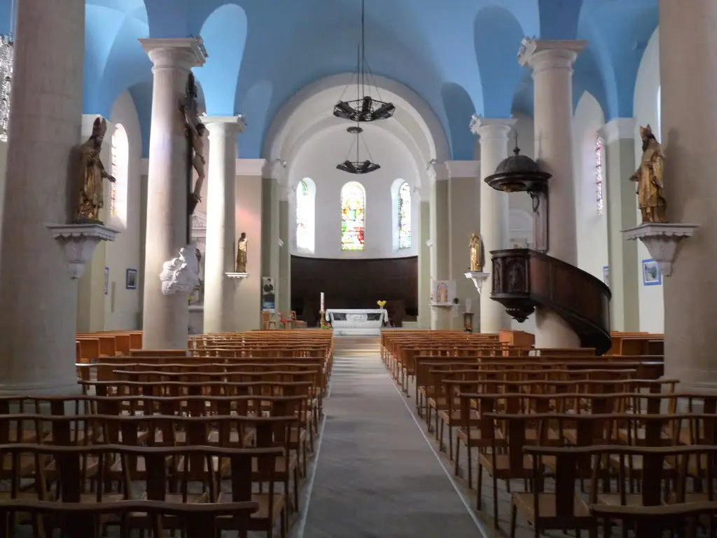 Eglise de Saint Victor -intérieur- (07)