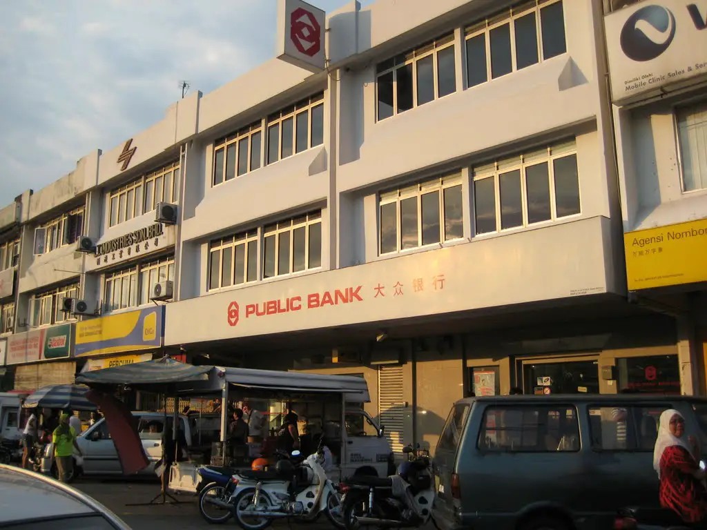 Public Bank Jalan Ss 25 23 Petaling Jaya Mapio Net