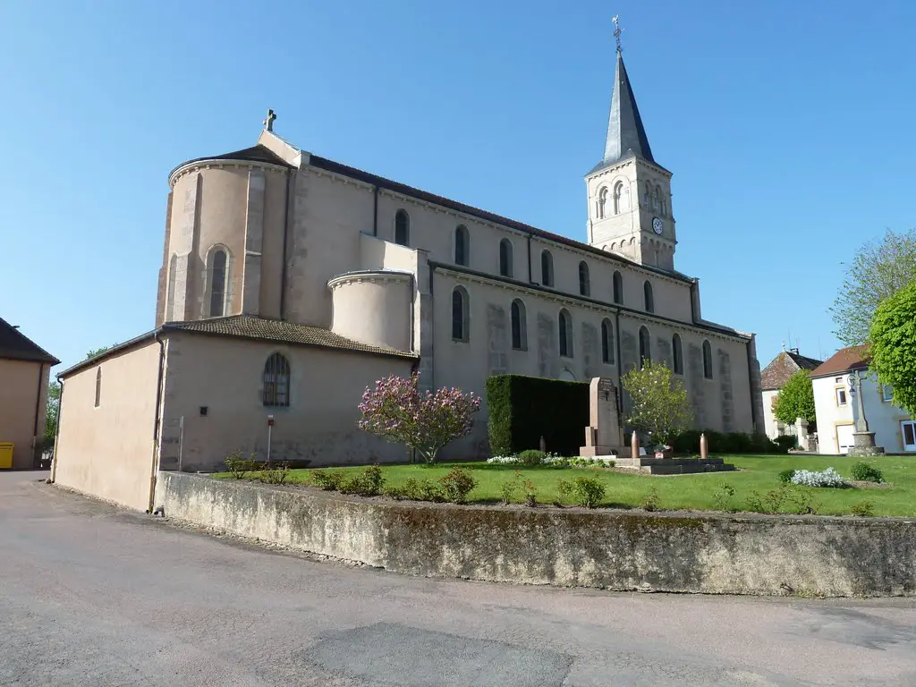 VEROSVRES - L'église (71-France)