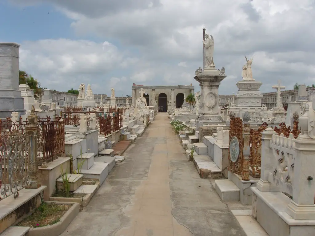 Cementerio la Reina