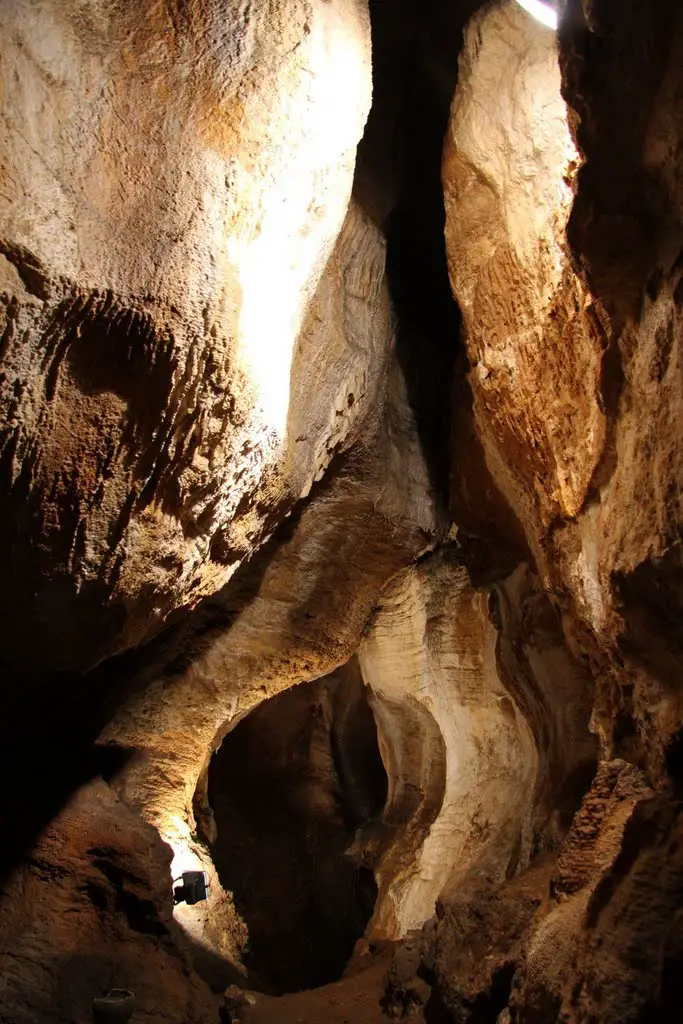 Konepruske cave shapes