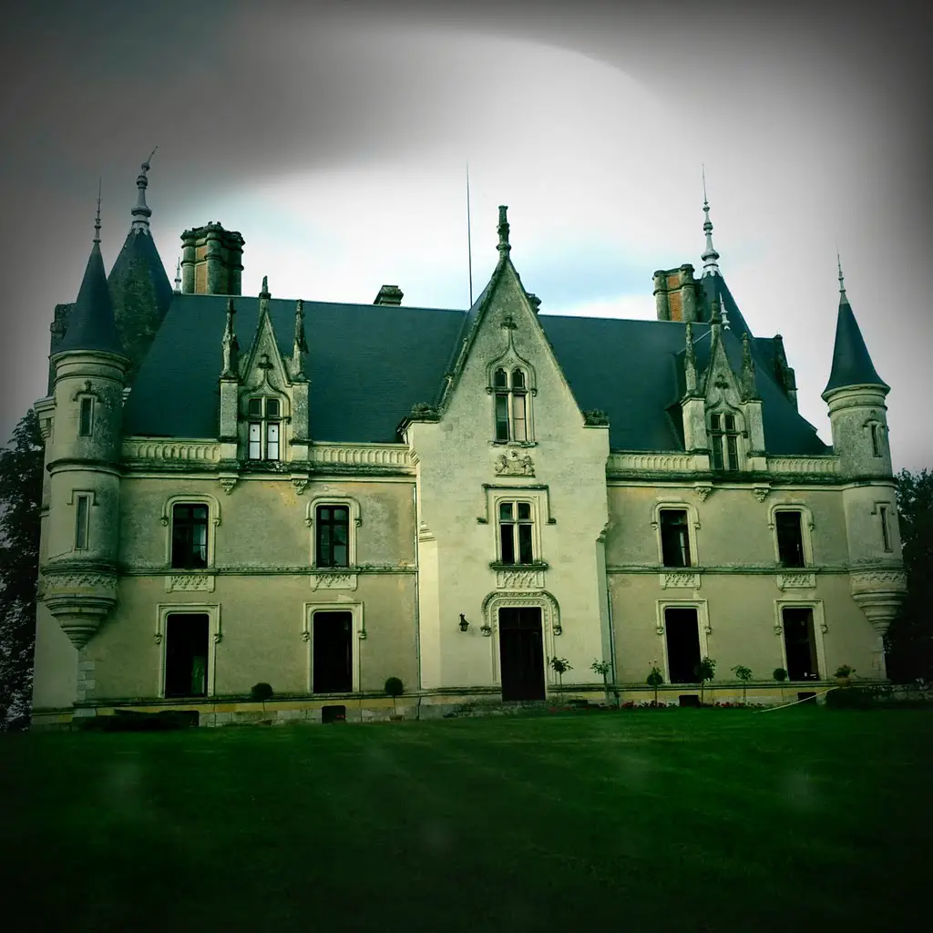 Chateau Montreuil sur Loir
