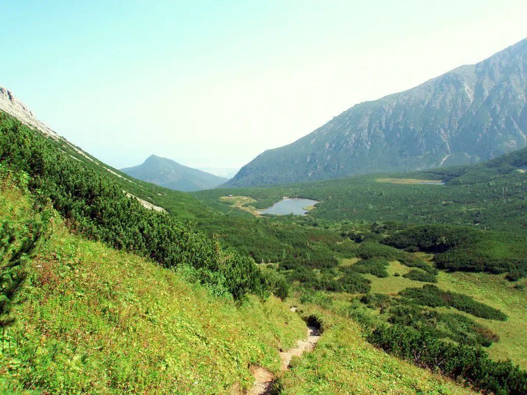 Tatry - výhľad do Doliny Bielych plies pri výstupe do Kopského sedla
