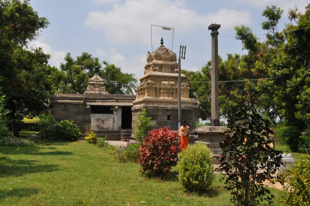Senrayaperumal temple inside view