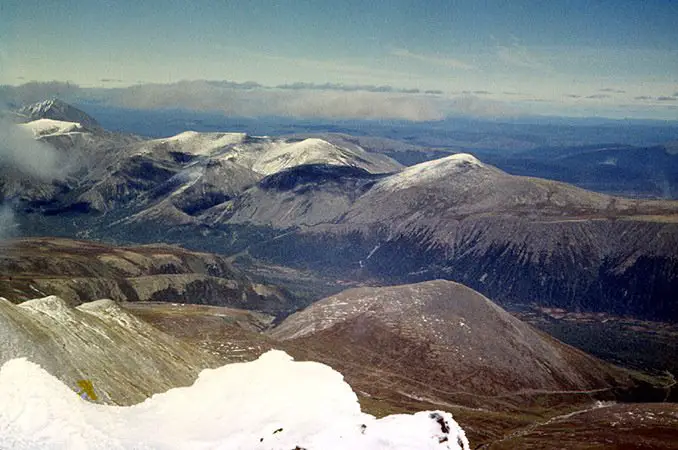 Хребет Сальнёр (снимок сделан с вершины  горы Неройка).
