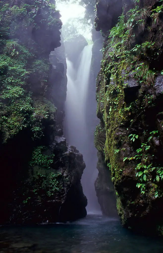 The main falls of Todoroki-kujyuku-taki　轟本滝