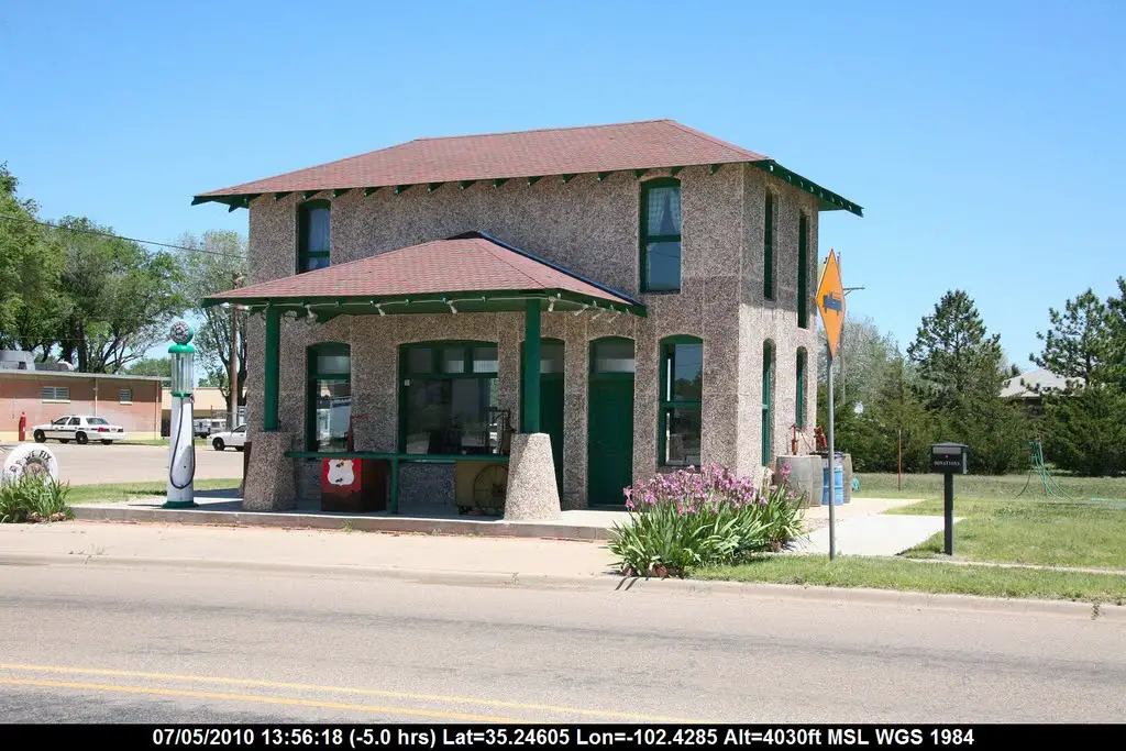 Route 66 - Texas - Vega - 1920s restored Magnolia Gas Station