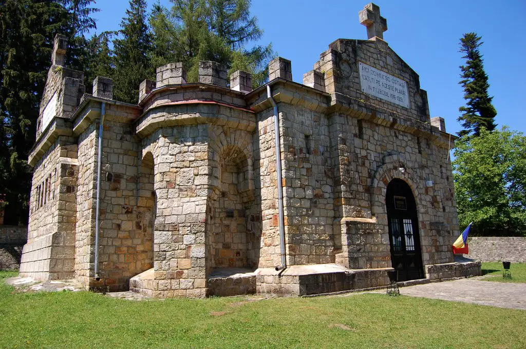 Mausoleul eroilor