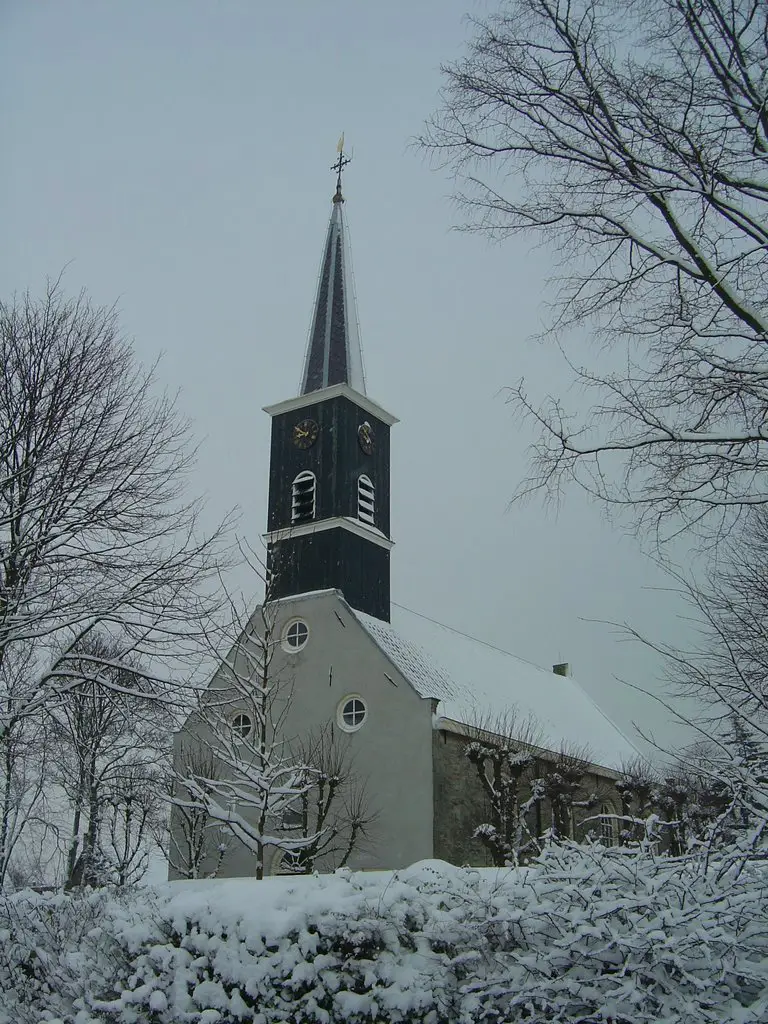 Kerkje in de sneeuw