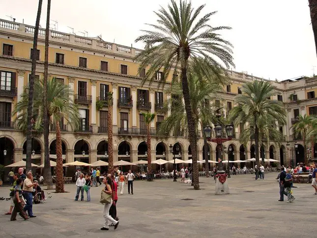  Barri Gotic, Plaza Reial, La Rambla, Barcelona.