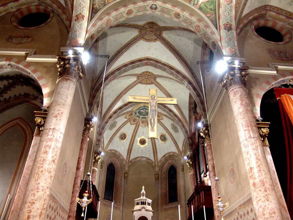 BONATE SOTTO interno chiesa "Sacro Cuore"